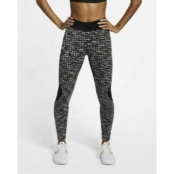 Nike Pants - EUC Nike Pro Hyperwarm Training Tights, Leggings (CJ5693-010) Sz XS